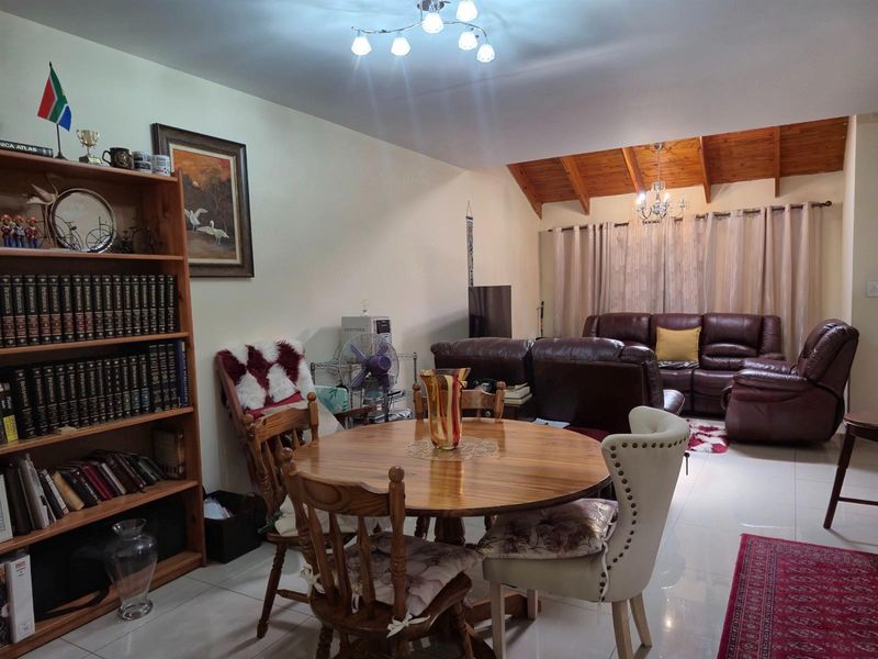 3 Bedroom Duplex Townhouse in Prime Garsfontein - Move-In Ready - Photo 5