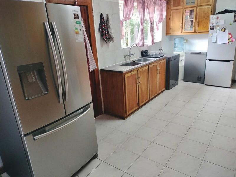 5 Bed Home at an Unbeatable Price - Photo 8