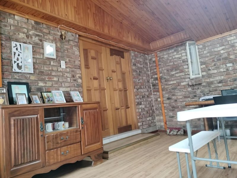 5 Bed Home at an Unbeatable Price - Photo 4