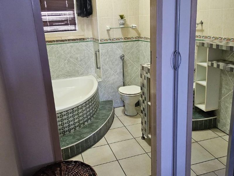 Apartment For Sale in Doonside, Kingsburgh, KwaZulu Natal - Photo 6