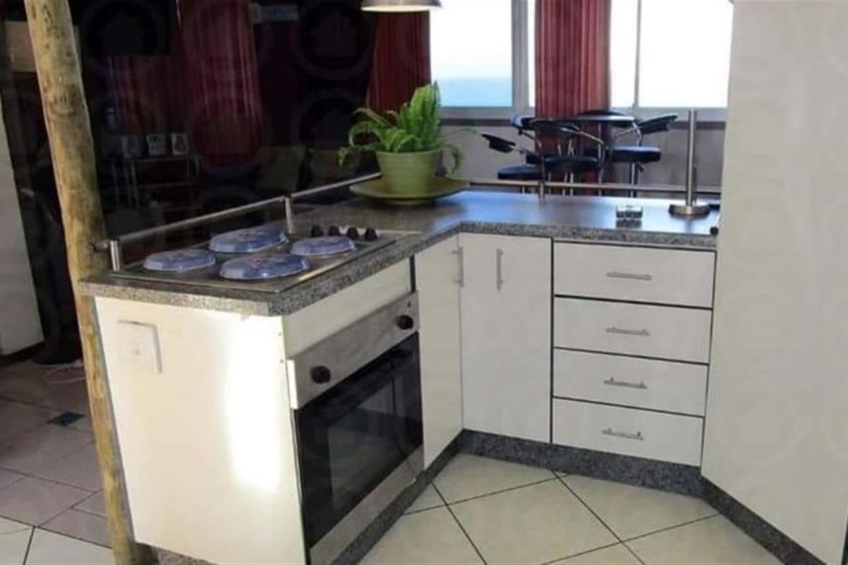 Apartment For Sale in Doonside, Kingsburgh, KwaZulu Natal - Photo 2