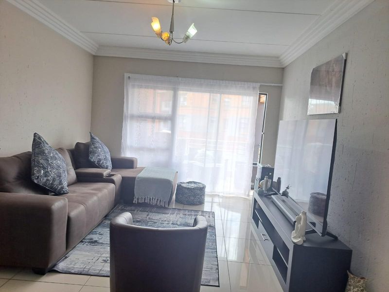 Upmarket 3-Bedroom Apartment in Eveleigh Heights | Lifestyle Living at Its Best - Photo 8