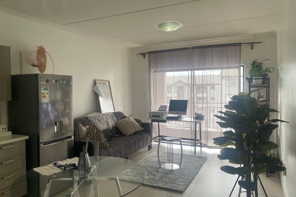 Apartment To Rent in Carlswald, Midrand - Photo 3