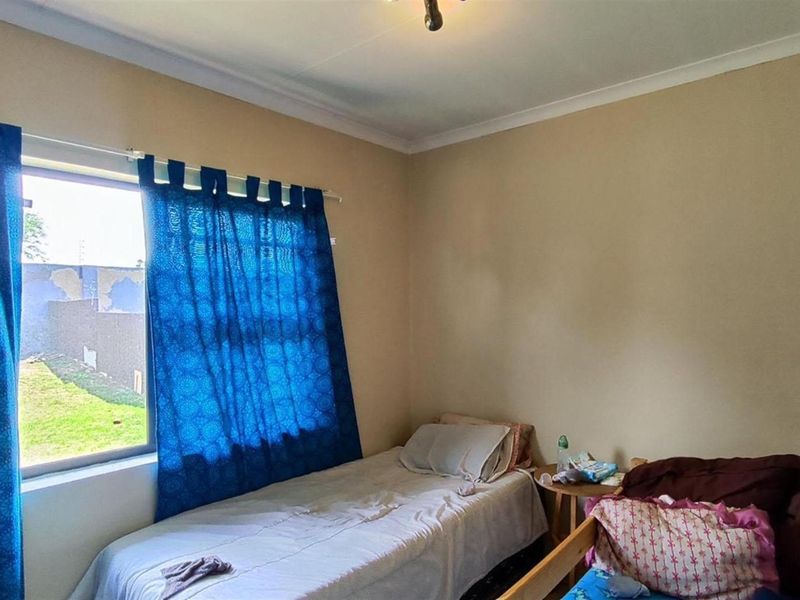 House For Sale in Comet, Boksburg 900k - Taking offers - Photo 8