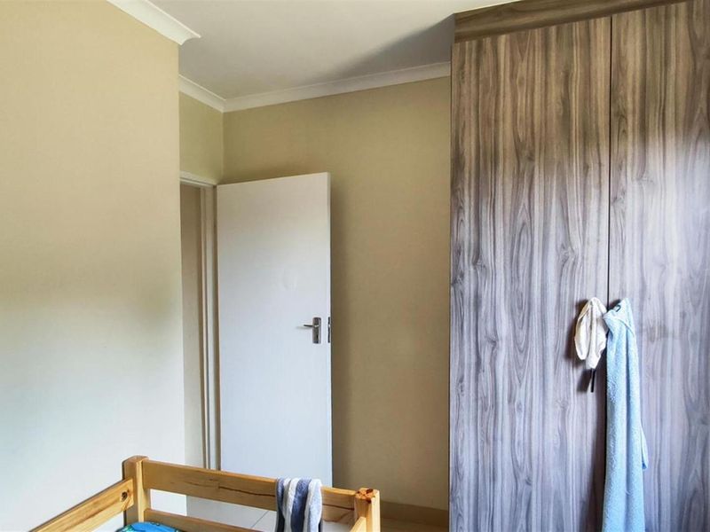 House For Sale in Comet, Boksburg 900k - Taking offers - Photo 7