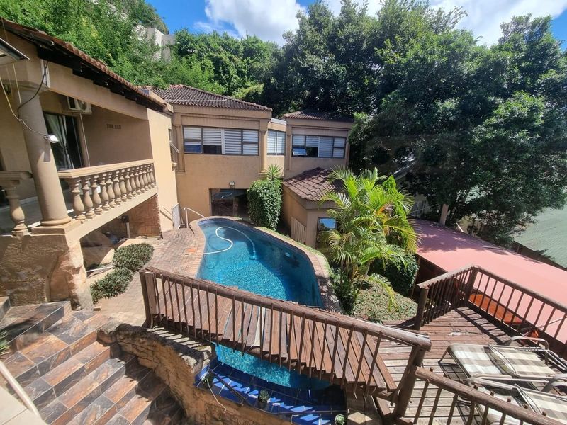 Multi Faceted Family Home - Photo 2