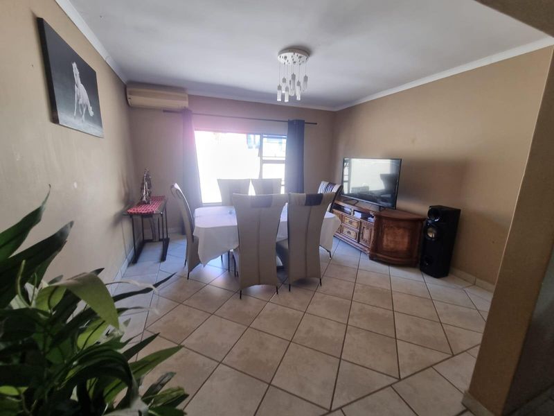 Multi Faceted Family Home - Photo 7