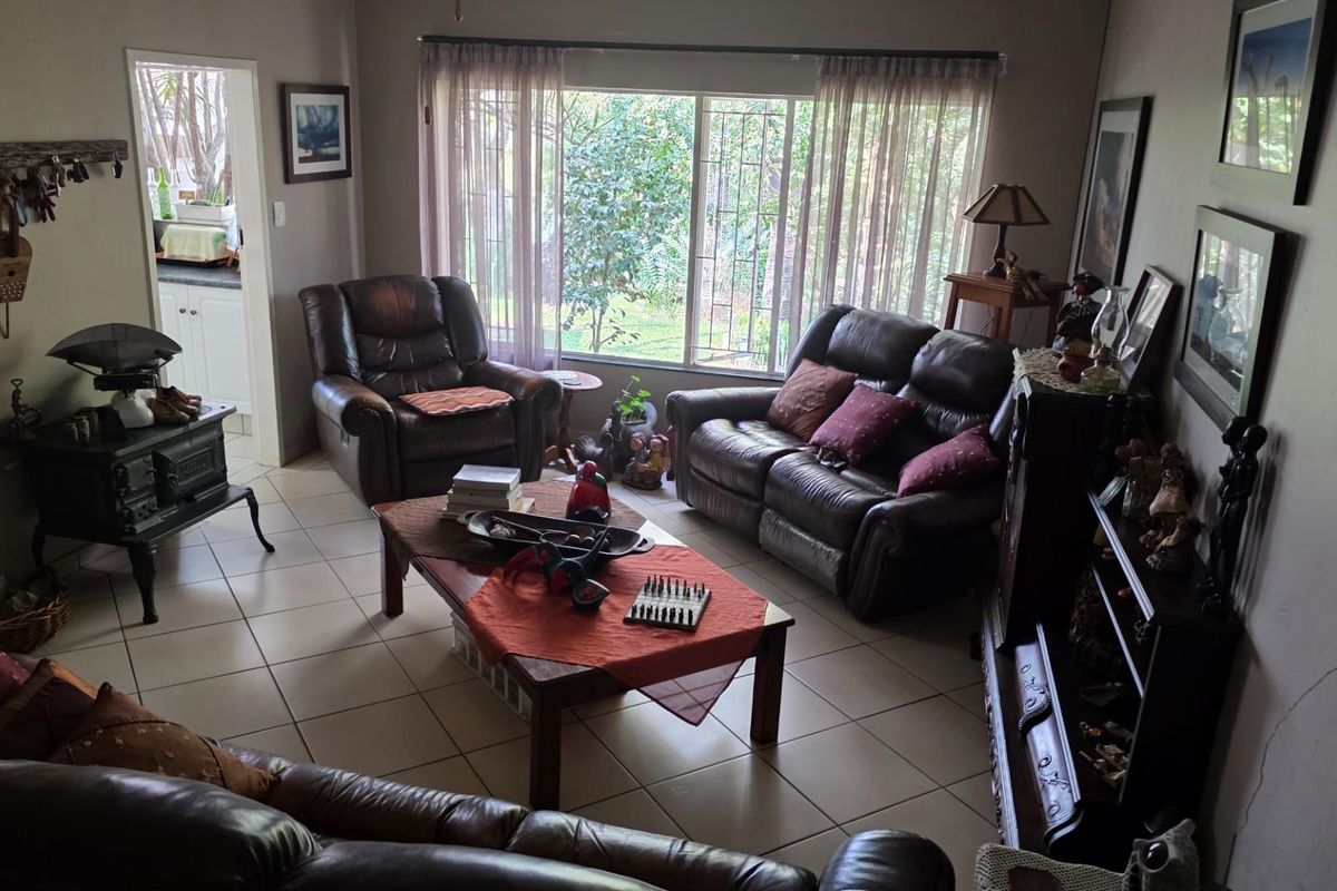 Charming Family Home with Flatlet in Hazyview - Photo 5