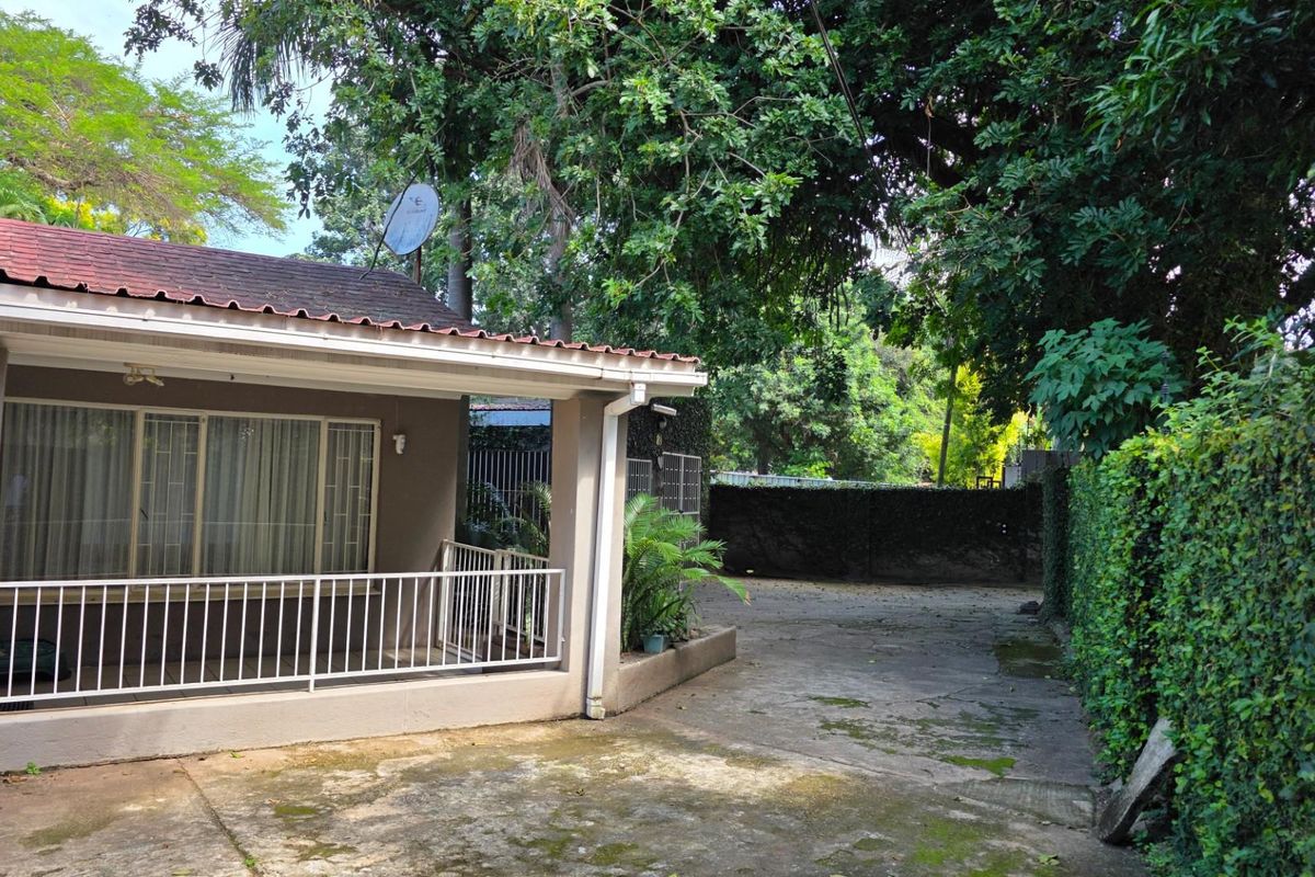 Charming Family Home with Flatlet in Hazyview - Photo 2