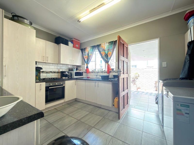 House For Sale in West Acres Ext 13, West Acres, Nelspruit - Photo 3