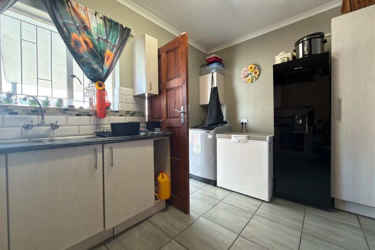 House For Sale in West Acres Ext 13, West Acres, Nelspruit - Photo 4