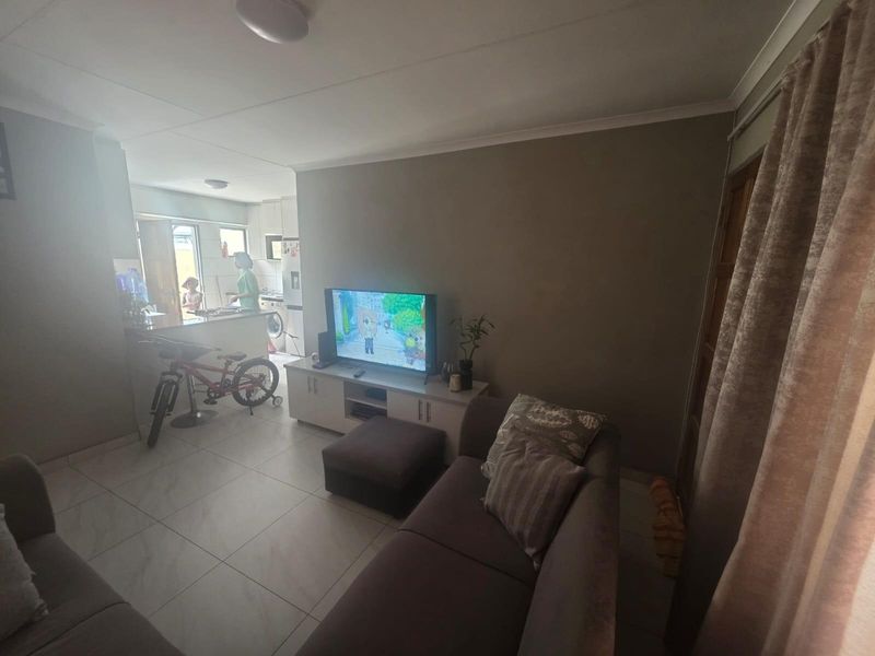 3 bedroomhome for sale in Tirong Estate - Photo 8