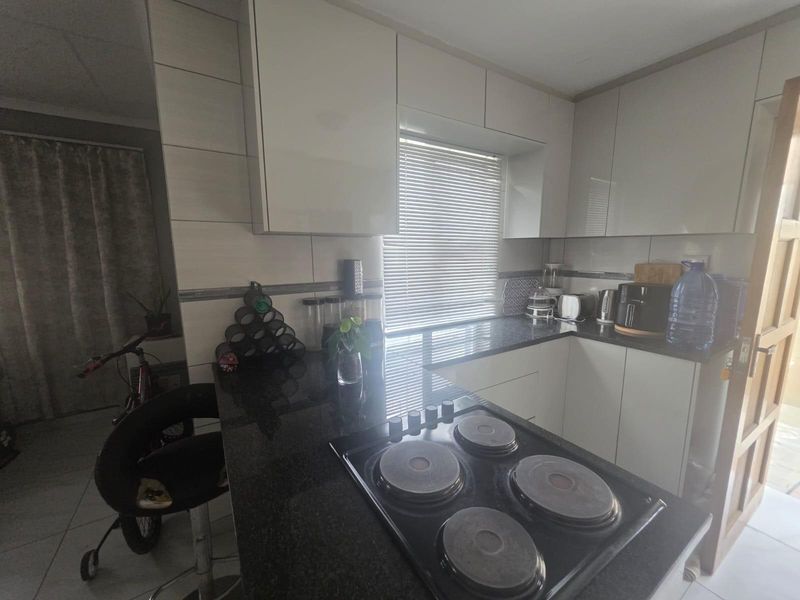 3 bedroomhome for sale in Tirong Estate - Photo 4