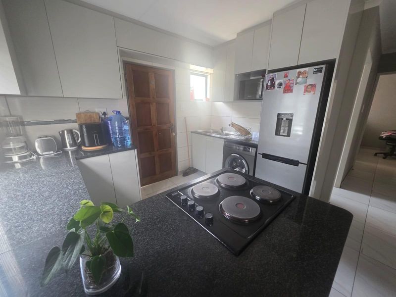 3 bedroomhome for sale in Tirong Estate - Photo 5