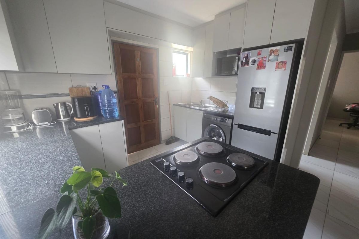 3 bedroomhome for sale in Tirong Estate - Photo 5