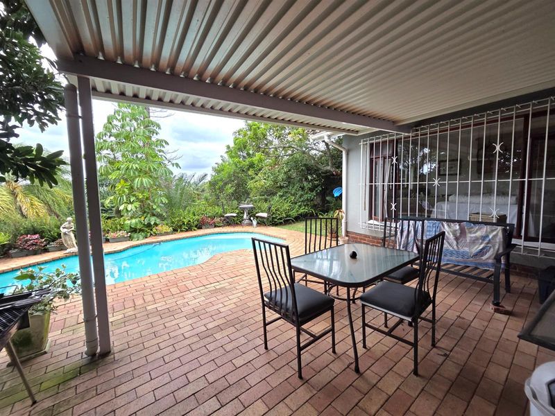 Spacious Home with Sea Views - Photo 2