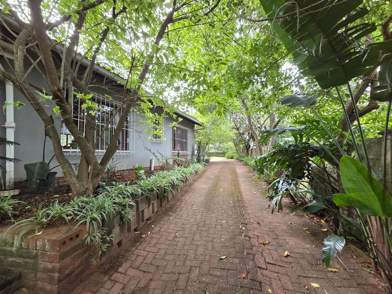 Spacious Home with Sea Views - Photo 5