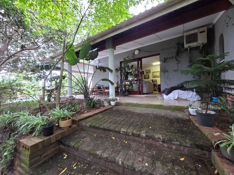 Spacious Home with Sea Views - Photo 4