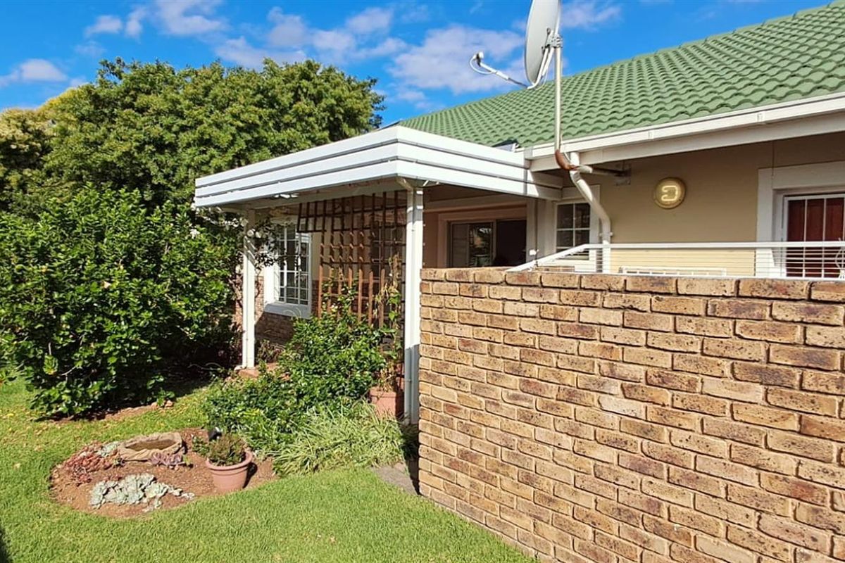 2 Bedroom Townhouse for sale in Berghang Retirement Village, Ninapark, Akasia, Pretoria - Photo 2