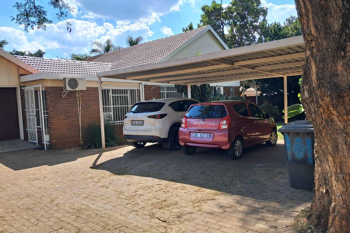 4 Bedroom Spacious Family Home with Excellent Features - Photo 2