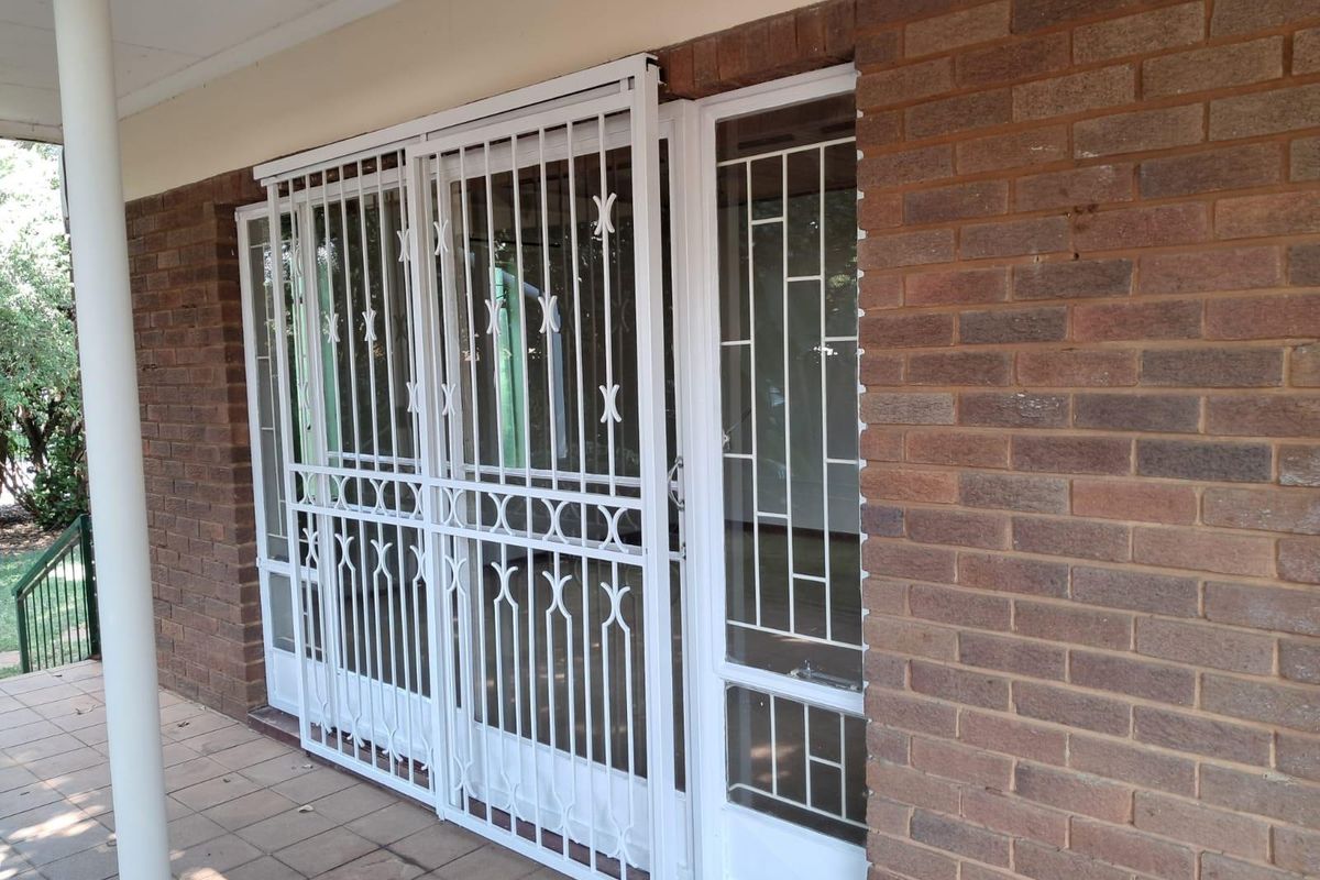 4 Bedroom Spacious Family Home with Excellent Features - Photo 5