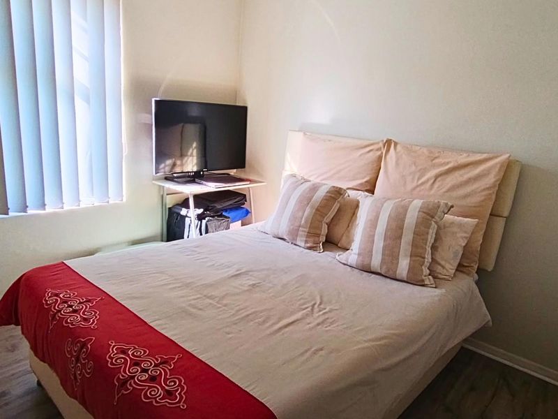 Apartment for sale in Sunset Valley, Nahoon Valley Park - Photo 8