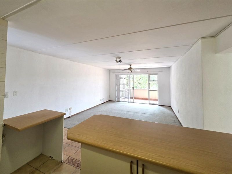 3-Bedroom Townhouse in Secure Boomed Area of Marais Steyn Park - Ideal for Young Families - Photo 6