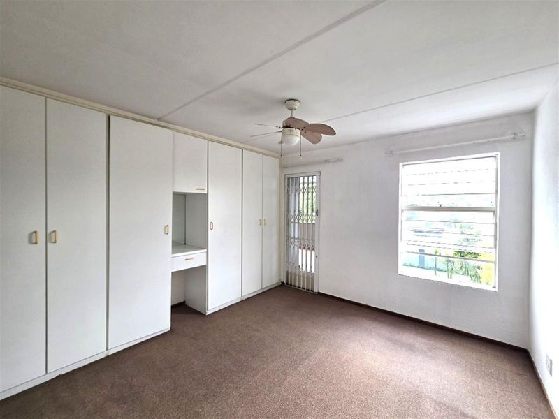 3-Bedroom Townhouse in Secure Boomed Area of Marais Steyn Park - Ideal for Young Families - Photo 8