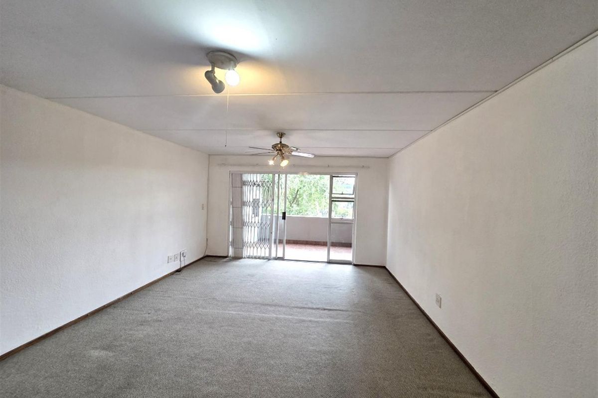 3-Bedroom Townhouse in Secure Boomed Area of Marais Steyn Park - Ideal for Young Families - Photo 2