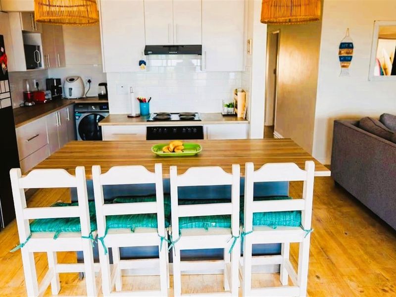 5 Bedroom Beach House for Sale in Jeffreys Bay - Lower Point | Sea Views and direct Beach access - Photo 7