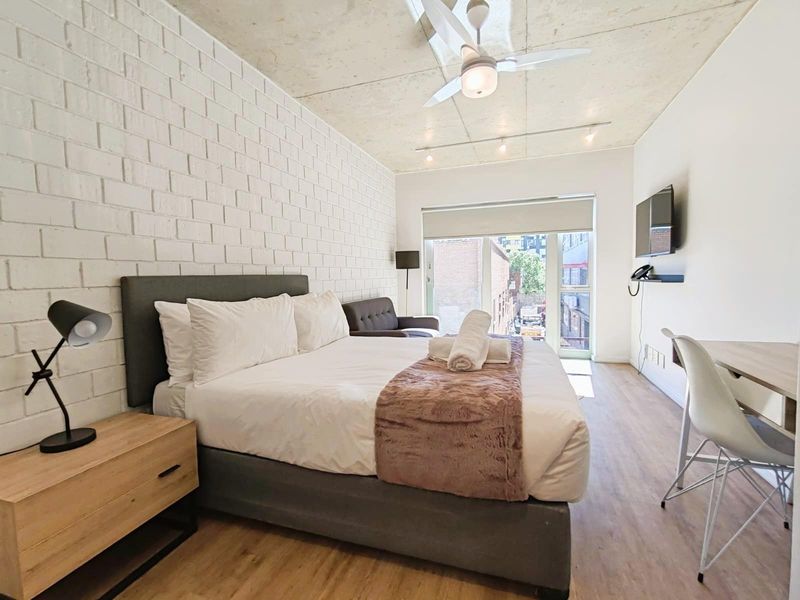 Studio Apartments For Sale in Woodstock, Cape Town - Photo 6