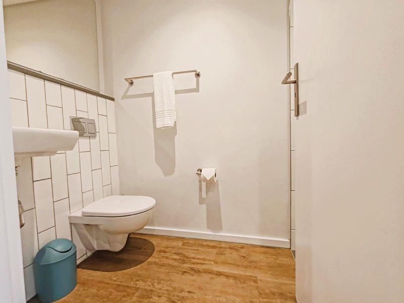 Studio Apartments For Sale in Woodstock, Cape Town - Photo 8