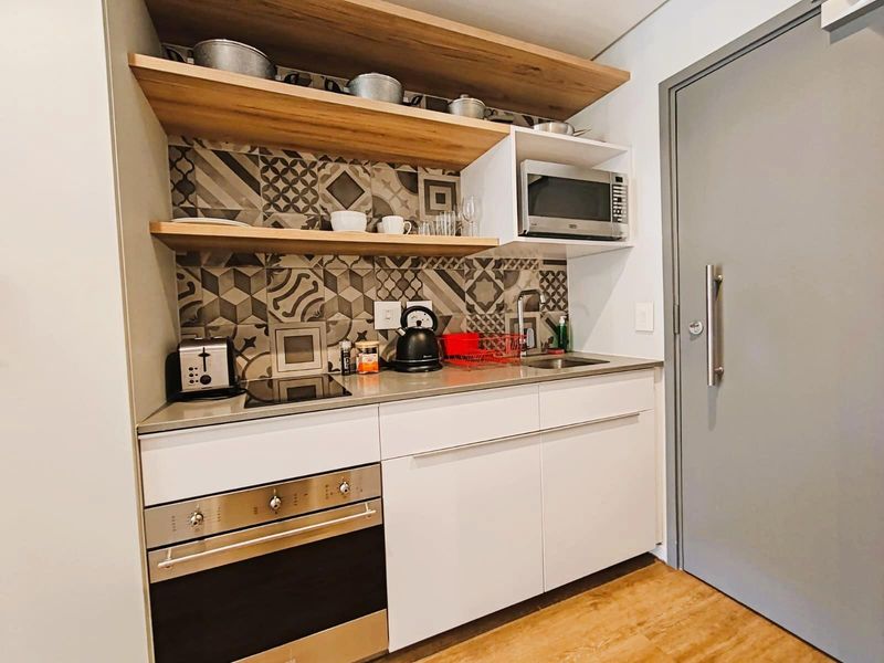 Studio Apartments For Sale in Woodstock, Cape Town - Photo 4