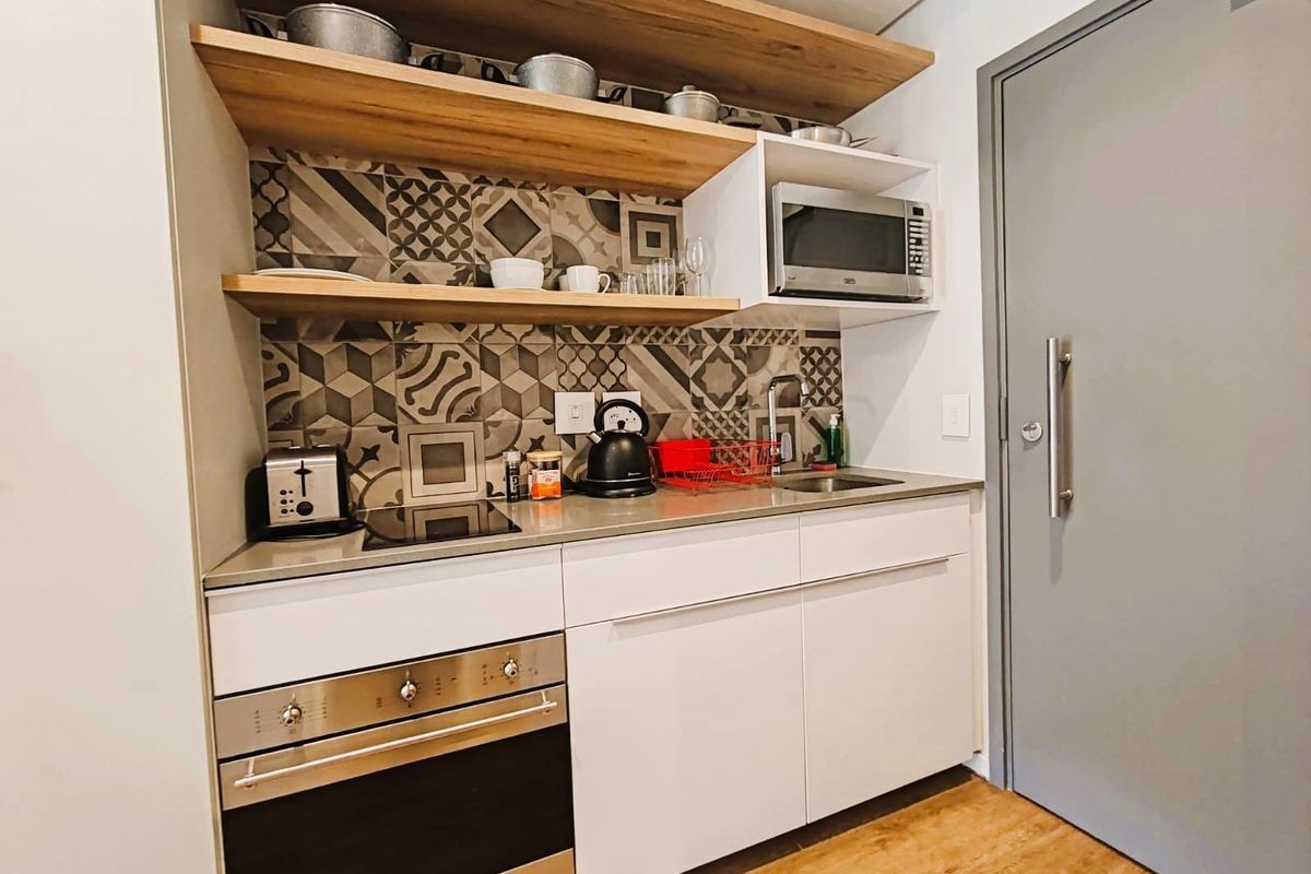 Studio Apartments For Sale in Woodstock, Cape Town - Photo 4