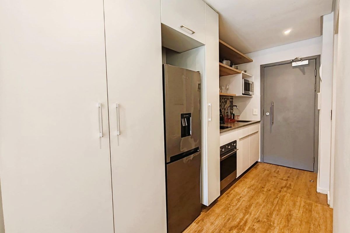Studio Apartments For Sale in Woodstock, Cape Town - Photo 5