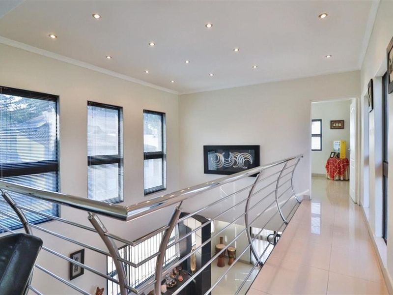 Beautiful Mixed Use Umhlanga Rocks Drive Landmark For Sale - Photo 10