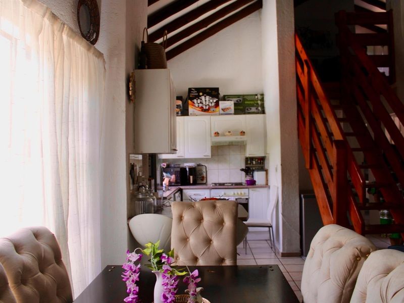 Spacious 2-Bedroom Loft Townhouse To Rent in Morningside - Photo 7