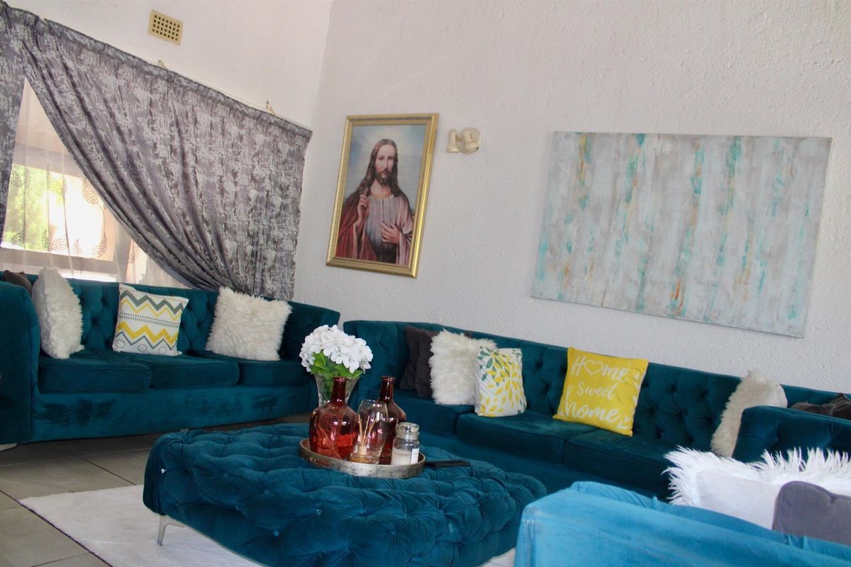 Spacious 2-Bedroom Loft Townhouse To Rent in Morningside - Photo 5