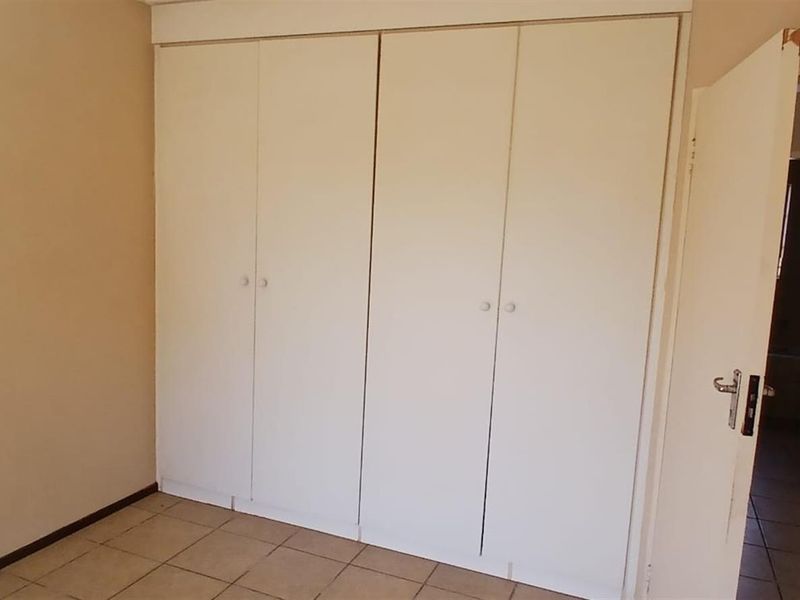 Spacious Apartment For Sale in Theresapark, Akasia - Photo 7