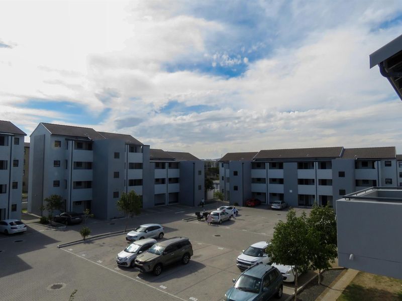 Ideal first time home or rental investment apartment for sale in Parklands, Blouberg - Photo 10