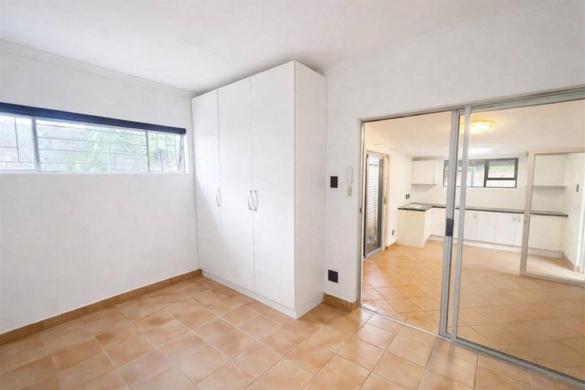 Modern 1 Bedroom Apartment To Rent in Lyttelton Manor - Photo 2