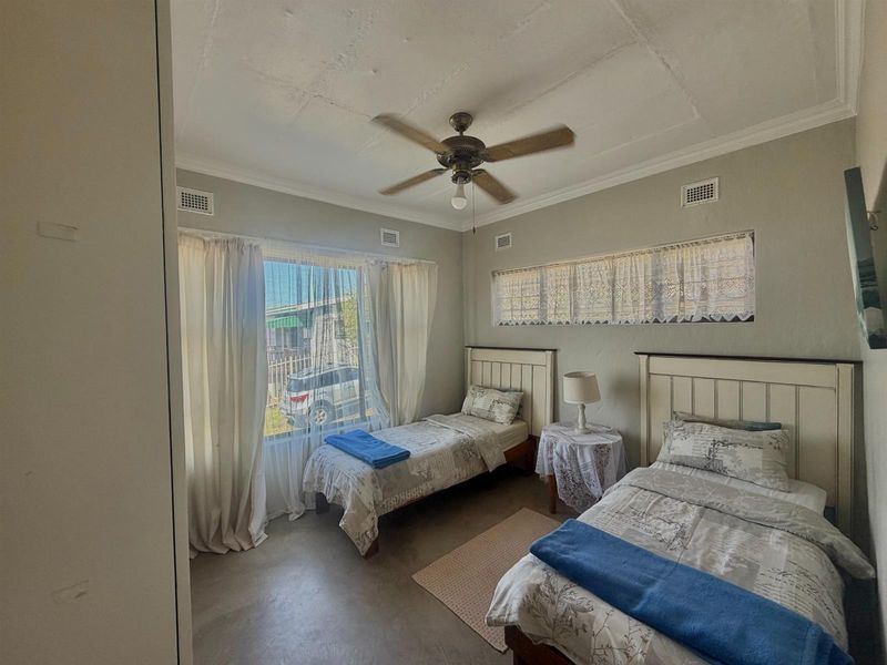 Beachside Bliss - Fully Furnished Apartment in Prime Coastal Location - Photo 9