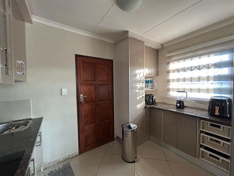 House For Sale in Vanderbijlpark CE 4, Vanderbijlpark CE, Vanderbijlpark - Photo 5