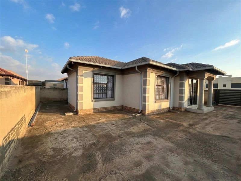 House For Sale in Vanderbijlpark CE 4, Vanderbijlpark CE, Vanderbijlpark - Photo 1