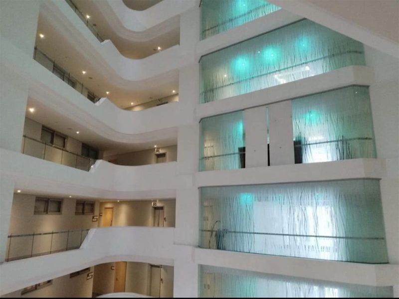 Upscale 2 Bedroom Apartment To Rent in Umhlanga - Photo 3