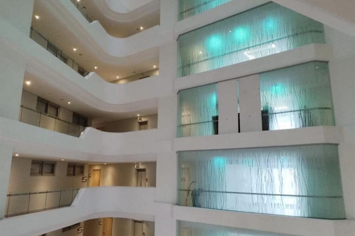 Upscale 2 Bedroom Apartment To Rent in Umhlanga - Photo 3