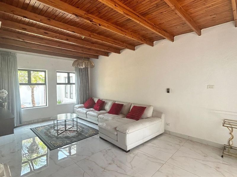 House For Sale in Waterkloof Ridge, Pretoria - Photo 3