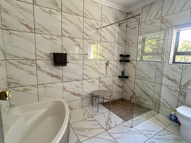 House For Sale in Waterkloof Ridge, Pretoria - Photo 9