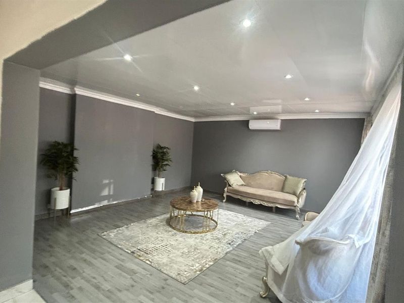 House For Sale in Waterkloof Ridge, Pretoria - Photo 5