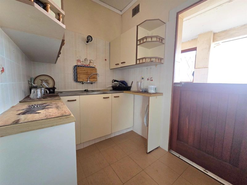 Beautiful Sea View Family Home - Photo 8